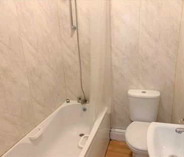 3 bedroom apartment to rent - Photo 3