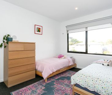 Contemporary Townhouse in Frankston High School Zone - Photo 6