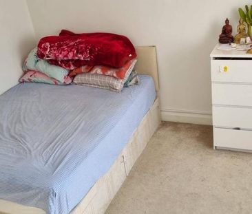 4 bedroom semi-detached house to rent - Photo 1