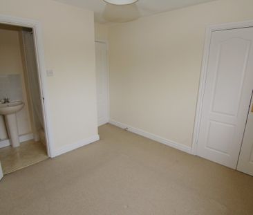 2 Bedroom Mid Terraced House, Chester - Photo 2