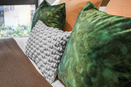 Knight Frank are delighted to present Kew Curve – A Fresh Take on Riverside West London Living.<br /><br />Brand New | Concierge | Gym | Co-Working Space| Meeting Room| Resident’s Lounge| Pet Friendly| - Photo 4