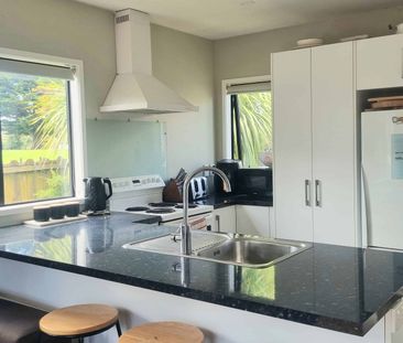 Central Beachlands, ready for summer! - Photo 5