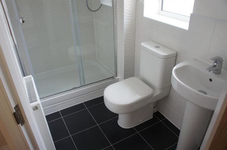 3 bedroom terraced house to rent - Photo 5