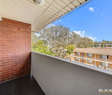 LOVELY OPEN PLAN LIVING - Photo 1