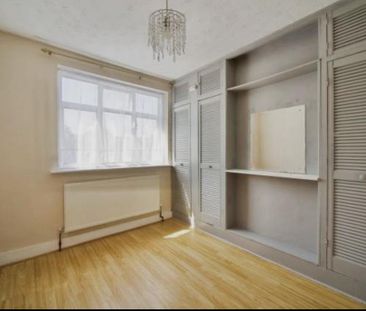 3 bedroom terraced house to rent - Photo 3