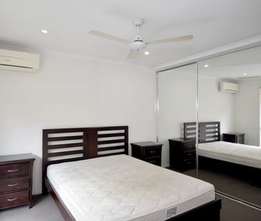 MODERN SEMI-FURNISHED DUPLEX - Photo 6