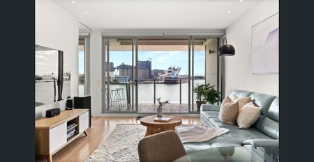 Penthouse Harbourfront Living with Unbeatable Newcastle Views - Photo 4
