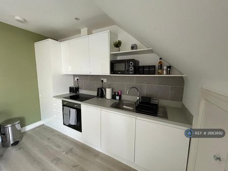 1 bedroom flat to rent - Photo 4