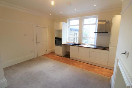 3 bedroom semi-detached bungalow to rent - Photo 5