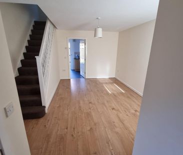 2 bedroom semi-detached house to rent - Photo 6