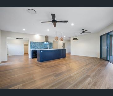 Luxurious 3 bedroom home with heated mineral pool and thoughtful la... - Photo 5