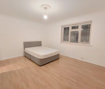 Salisbury Road, Barnet, EN5 4JL - Photo 1