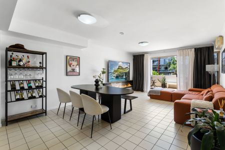 APARTMENT WITH 3 BEDROOMS, 2 BATHROOMS & 2 CAR SPACES IN THE HEART OF FORTITUDE VALLEY - Photo 2