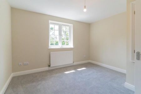 Saffron Walden, Essex - Photo 5
