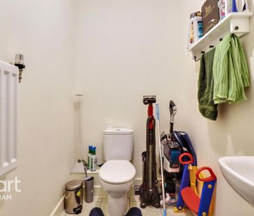 4 bedroom end of terrace house to rent - Photo 1