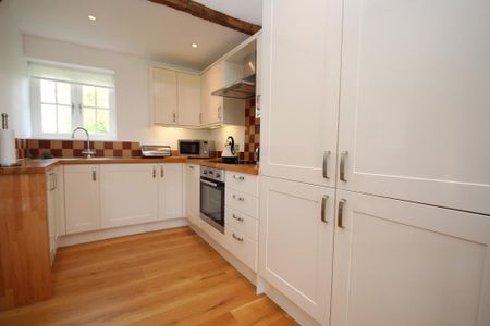 2 bedroom detached bungalow to rent - Photo 3