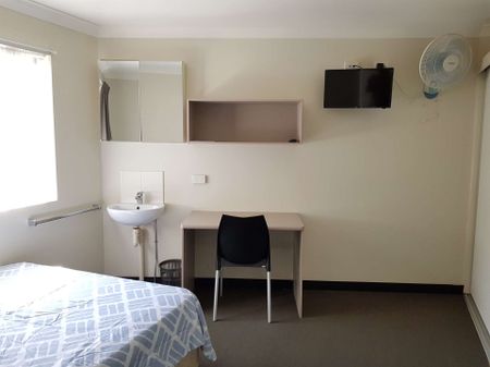 Double Room | Rent Includes Electricity, WiFi & Water | Bus Stop @ Front Door. - Photo 2