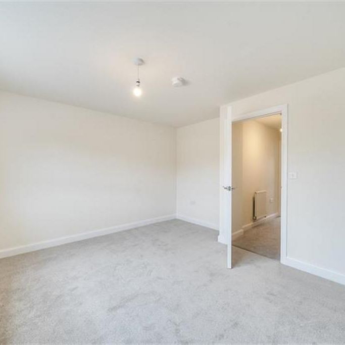 4 bedroom terraced house to rent - Photo 1