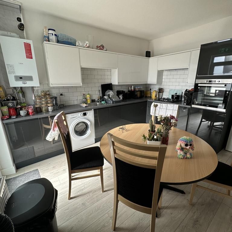 4 bedroom house share to rent - Photo 1