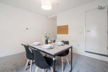 2 bedroom terraced house to rent - Photo 4