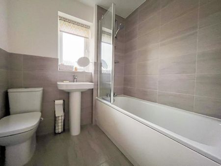 3 bedroom semi-detached house to rent - Photo 5