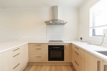 Brand New 3-Bedroom Townhouses in Central Location - Photo 3