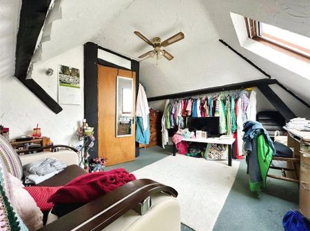 4 bedroom flat to rent - Photo 4