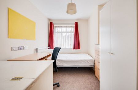 £689 p/w (£2,986 pcm) - Photo 2