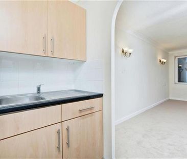 1 bedroom retirement property to rent - Photo 3