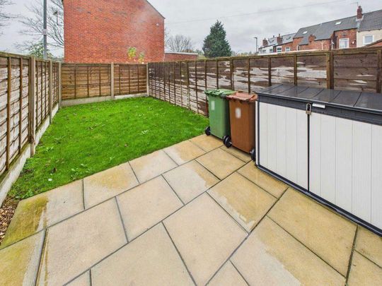 2 bedroom terraced house to rent - Photo 1