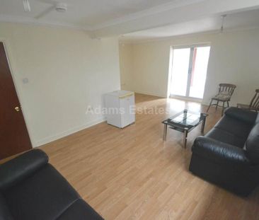 6 bedroom detached house to rent - Photo 3