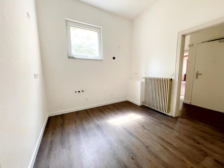 GROßZÜGIGE 2-ZIMMER WOHNUNG IN KREFELDER INNENSTADT ZU MIETEN! - Photo 5