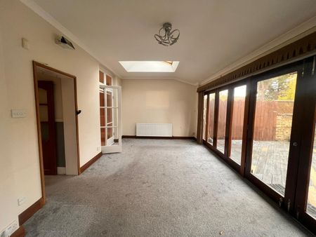 5 Bed Terraced House, Aberdour Road, IG3 - Photo 5