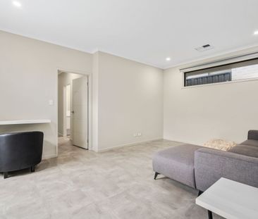 Delightfully comfortable home - Photo 2