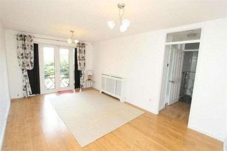 Chestwood Grove, Uxbridge, UB10 - Photo 2