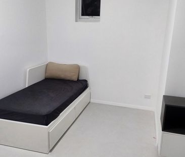 Beverly Hills - Photo 2