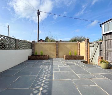 3 bedroom terraced house to rent - Photo 2
