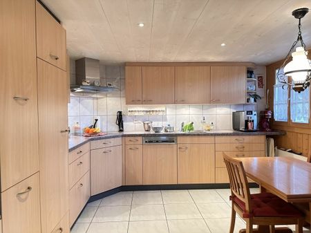 Residential house with seating area, garden, garage and workshop - Photo 5