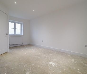 4 bedroom detached house to rent - Photo 4