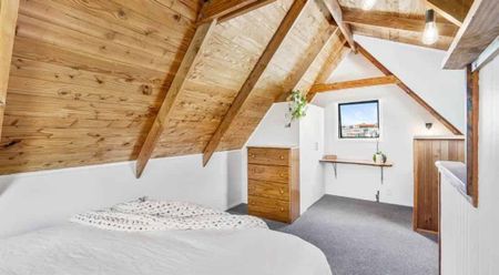 Character filled coastal beach pad - Photo 4