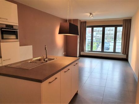 Centraal gelegen 2 slaapkamer appartement te huur - Foto 3