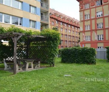 Luxusní funglovka po komplet rekonstrukci 1+kk v Holešovicích - Photo 1