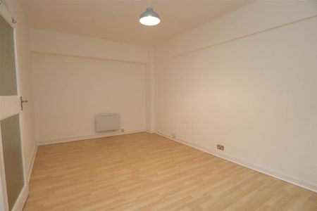 Marine Court St. Leonards-On-Sea TN38 0DY - Photo 3