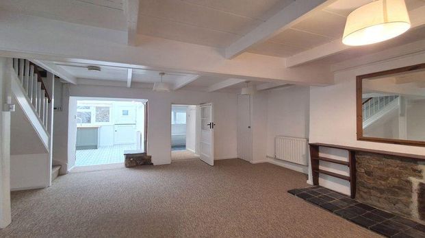 2 bedroom terraced house to rent - Photo 1