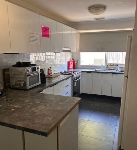 Dandenong North - Photo 5