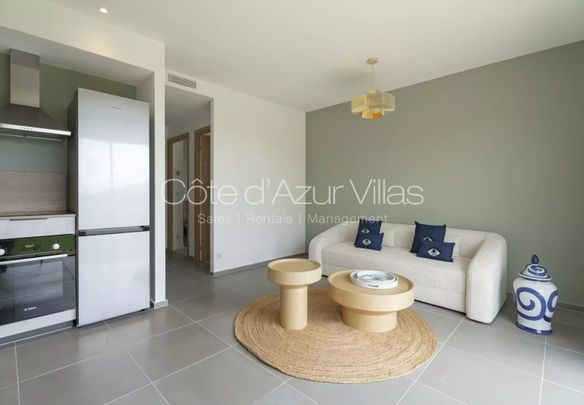 Tout savoir sur cette maison dans le quartier Sud, à Roquefort-les-Pins - Photo 1