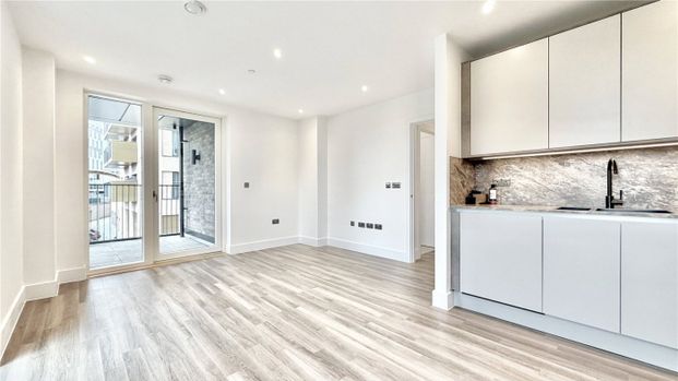 7 Sanday Drive, London, NW9 - Photo 1