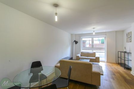 2 bed flat - Photo 2