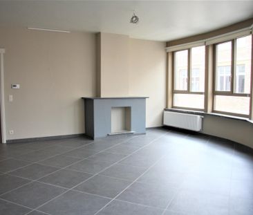 Stijlvol gerenoveerd appartement op de 1e verdieping met 3 slaapkam... - Foto 1