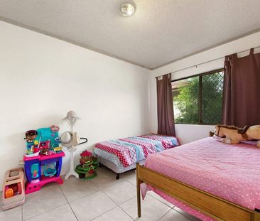 Beachside Bliss: Modern 2-Bedroom Unit in the Heart of Palm Beach - Photo 2